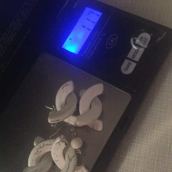 New beautiful artwork White Howlite Bracelet Set - Picture 9 of 11